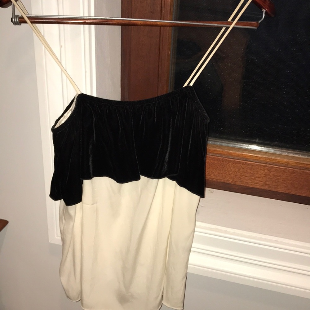 Alisha Levine size small silk ruffle top